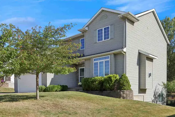 1919 Generry Dr, Coralville, IA 52241