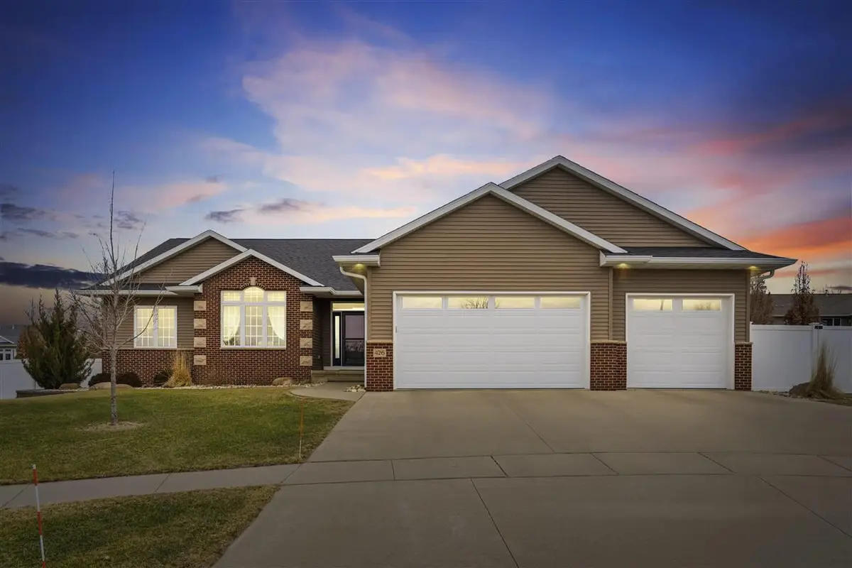 426 Wildflower Circle, Fairfax, IA 52228 - #1