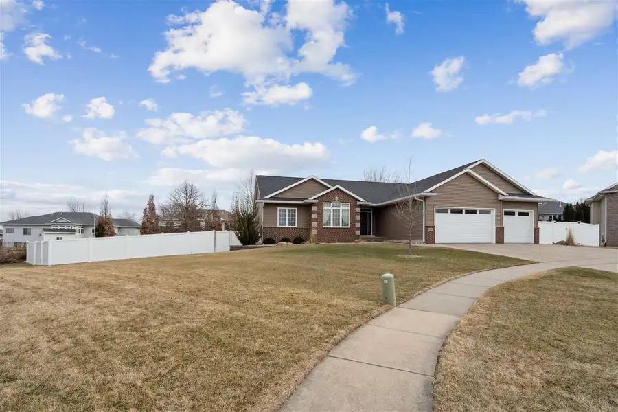 426 Wildflower Circle, Fairfax, IA 52228 - #3