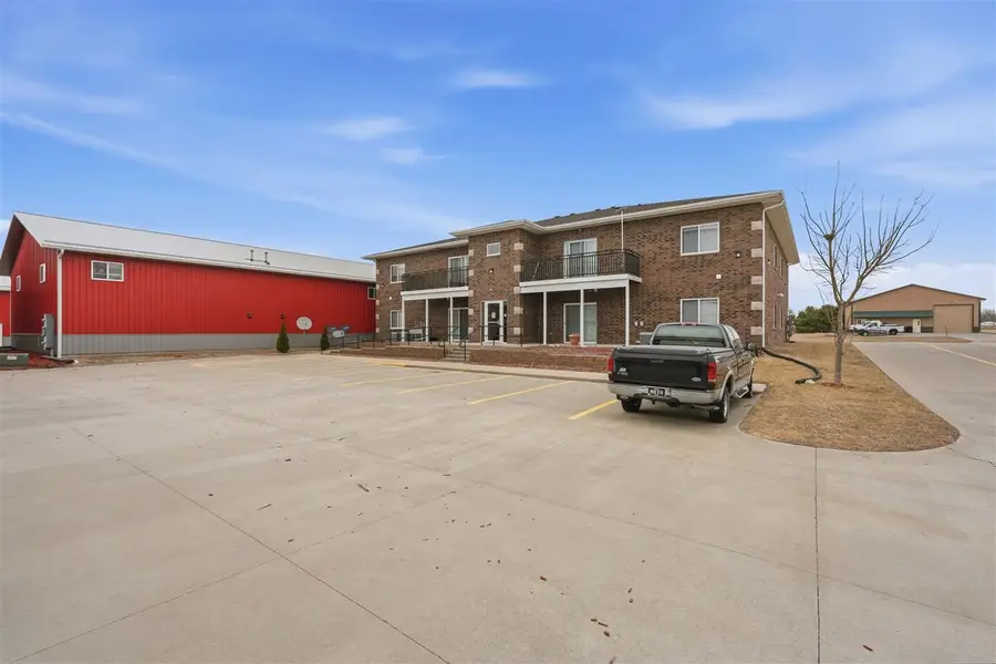 763 N Perkins St, Lone Tree, IA 52755 - #2