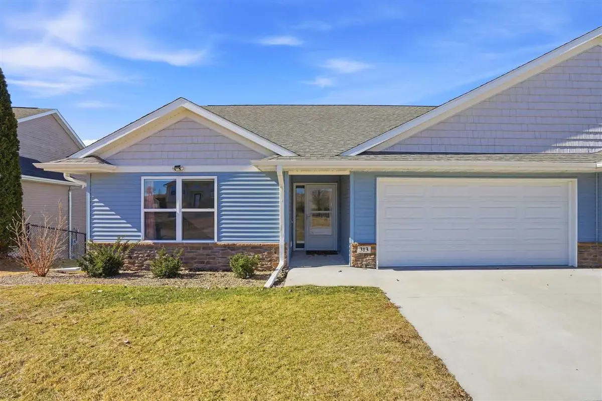 313 James Blvd, Oxford, IA 52322 - #1