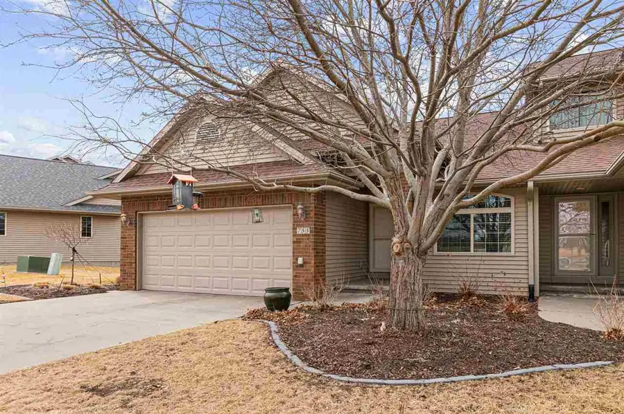 755 Broadmoor Dr, North Liberty, IA 52317 - #2