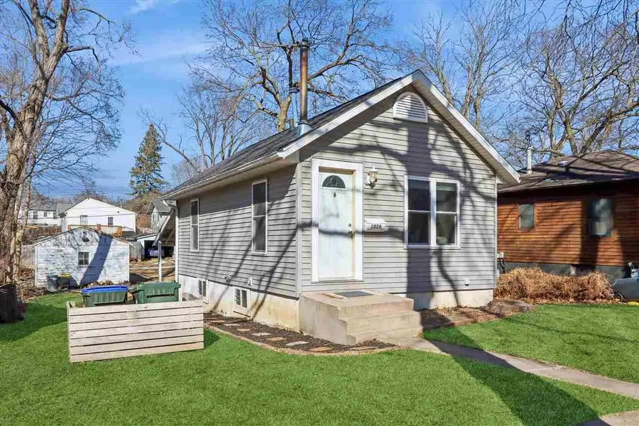 1026 Friendly Ave, Iowa City, IA 52240 - #2