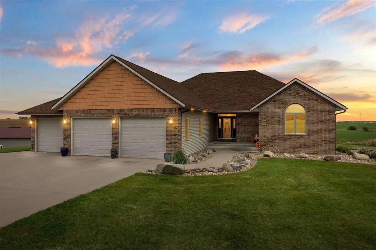 2155 Johnson Washington Rd, Kalona, IA 52247 - #1