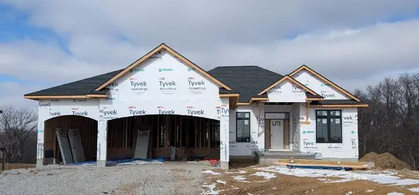 3067 Ridgeview Cir, Coralville, IA 52241