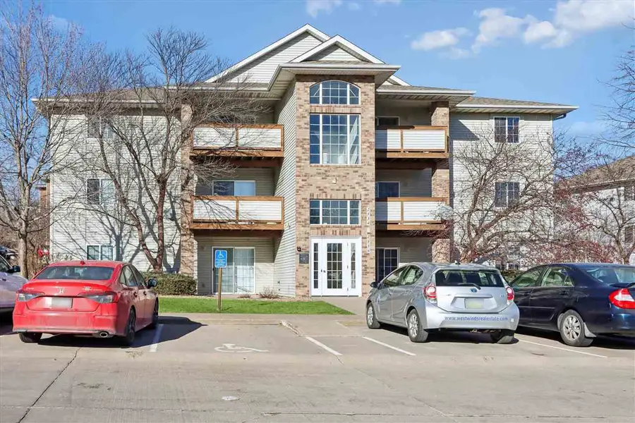 2548 Rushmore Drive, Iowa City, IA 52246 - #2