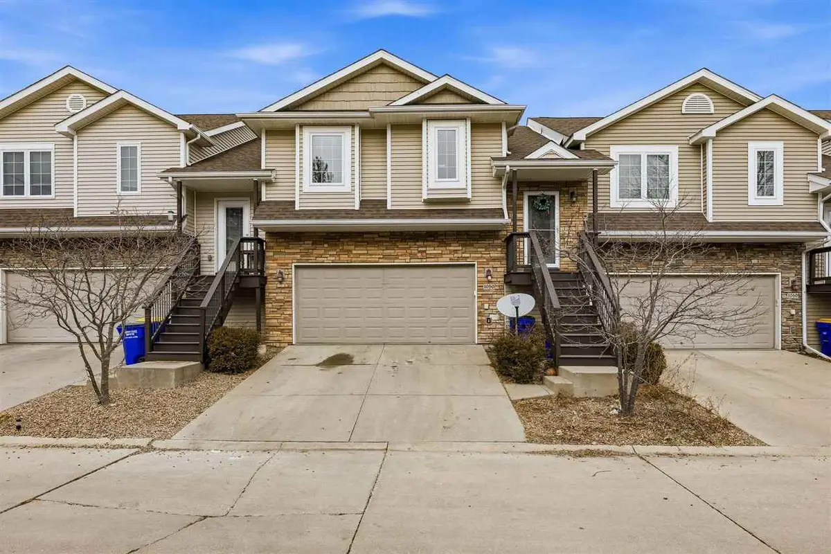 1050 Twilight Dr, North Liberty, IA 52317 - #1