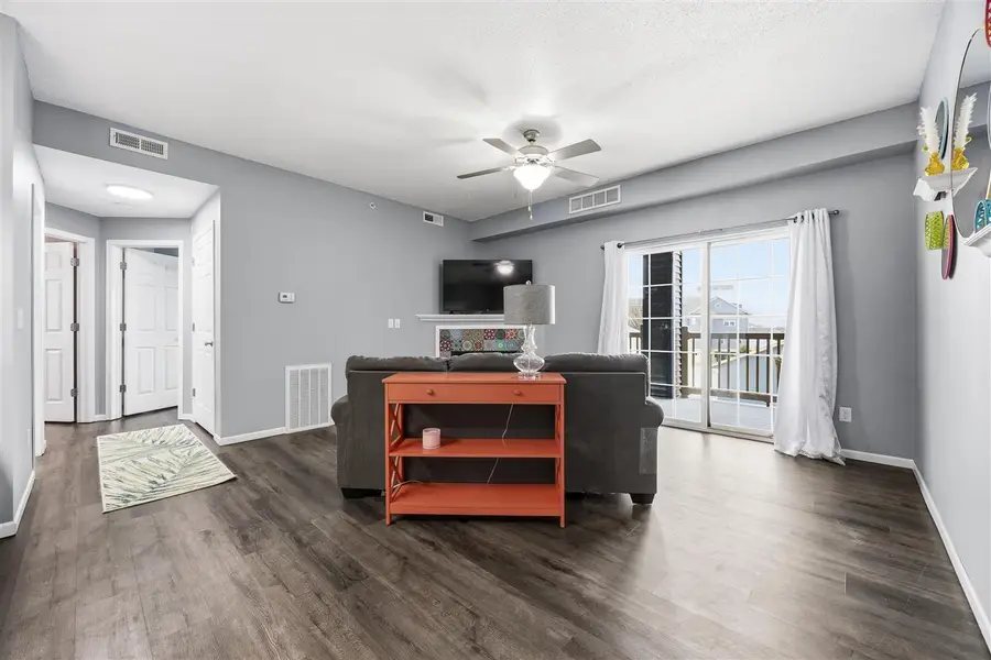 440 N Madison Ave, North Liberty, IA 52317 - #3