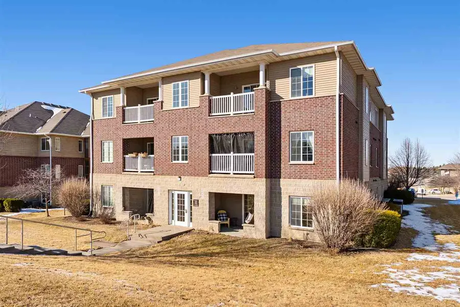 4904 E Court St, Iowa City, IA 52245 - #2