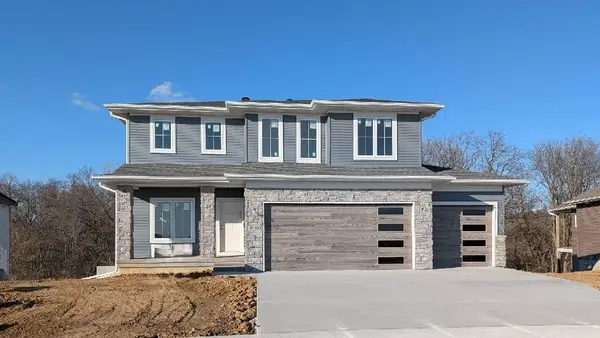 3061 Ridgeview Cir, Coralville, IA 52241