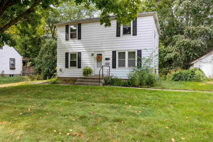 911 Rundell St, Iowa City, IA 52240 - #2