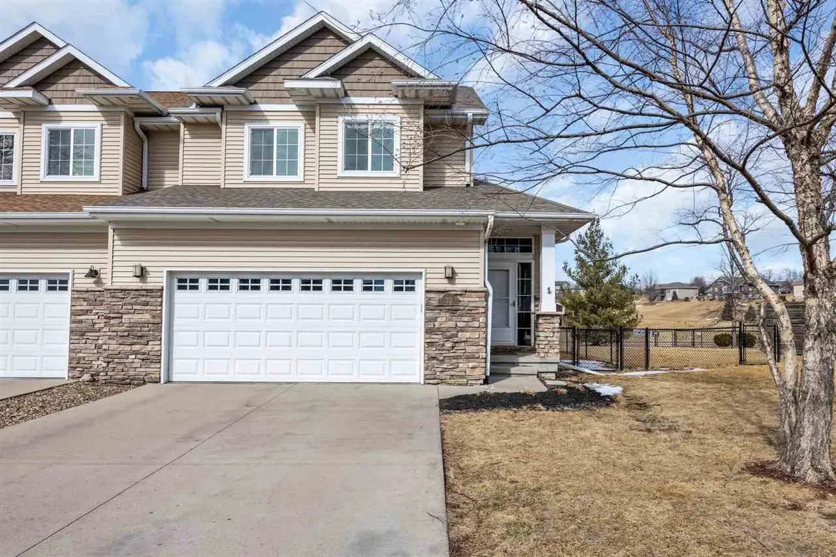 32 Ash Ct, North Liberty, IA 52317 - #1