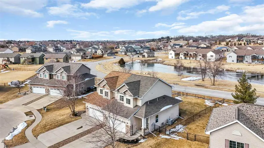 32 Ash Ct, North Liberty, IA 52317 - #3