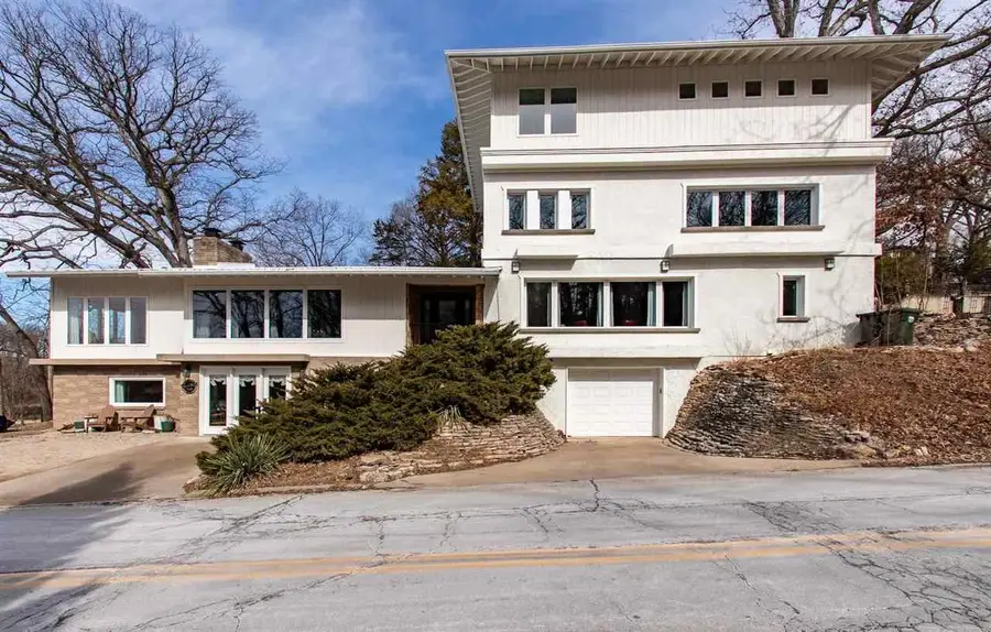 1030 River St, Iowa City, IA 52246 - #2