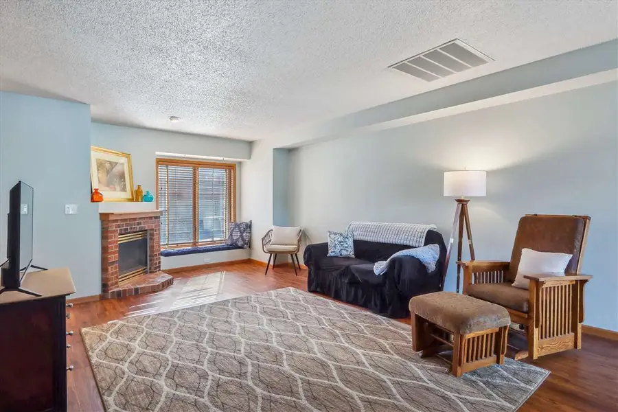 266 West Side Dr, Iowa City, IA 52246 - #2