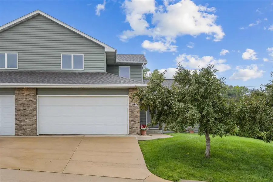 664 J Ave NE, Cedar Rapids, IA 52402 - #2