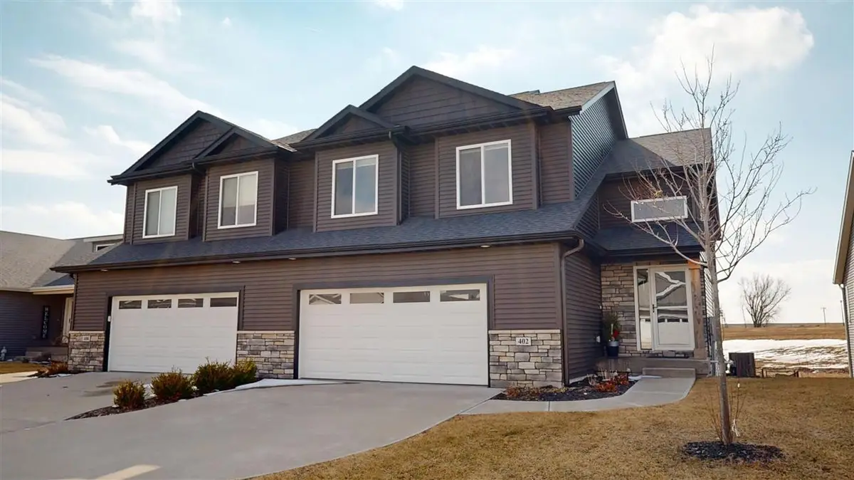 402 Dawson Dr, West Branch, IA 52358 - #1