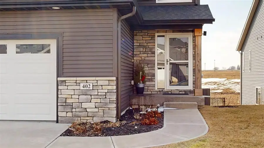 402 Dawson Dr, West Branch, IA 52358 - #2