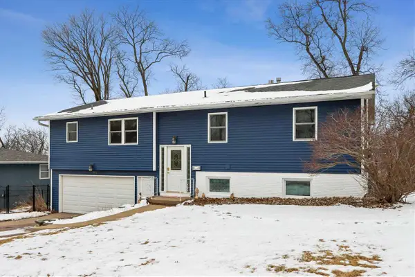 3125 Shasta Ct NE, Cedar Rapids, IA 52402