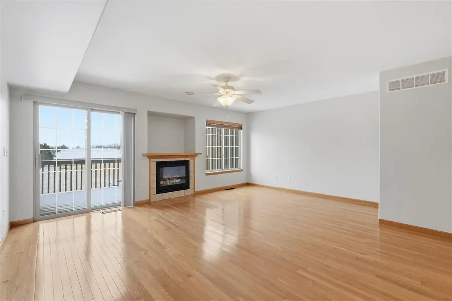 6 Ashford Pl, Iowa City, IA 52245 - #2