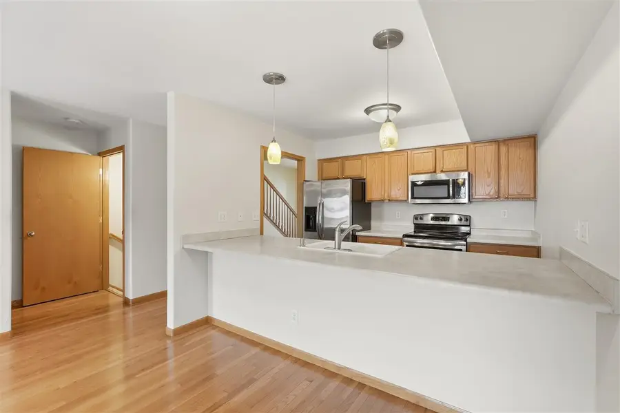 6 Ashford Pl, Iowa City, IA 52245 - #3