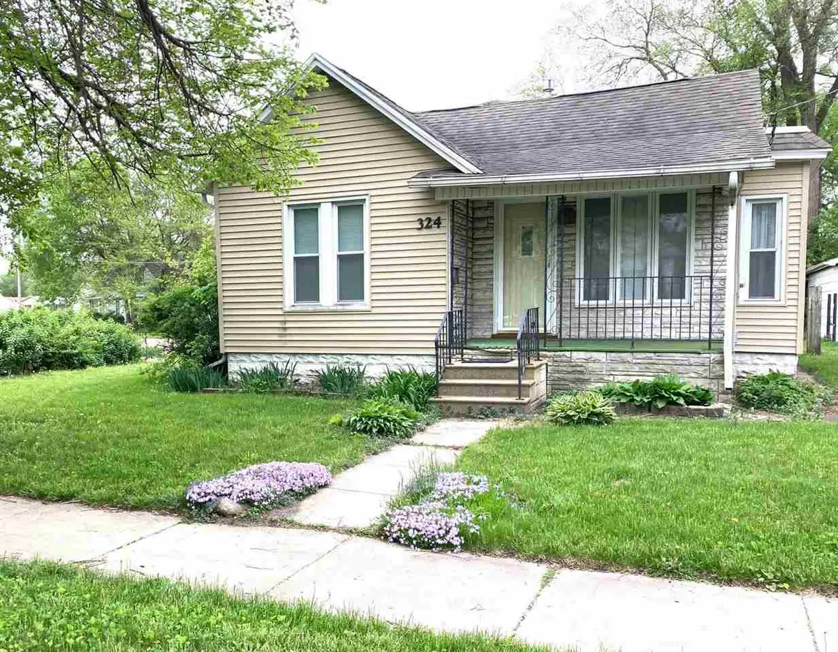 324 Sumner St, Waterloo, IA 50703 - #1