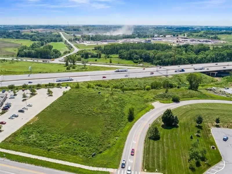 2830 Commerce Dr, Coralville, IA 52241 - #3