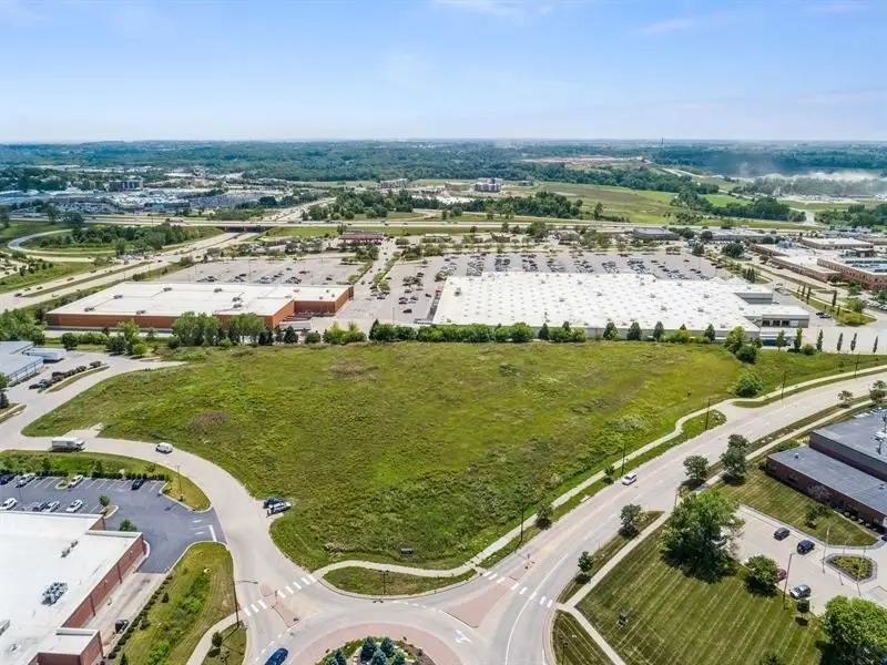 2800 Heartland Dr, Coralville, IA 52241 - #2