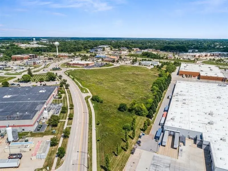 2800 Heartland Dr, Coralville, IA 52241 - #3