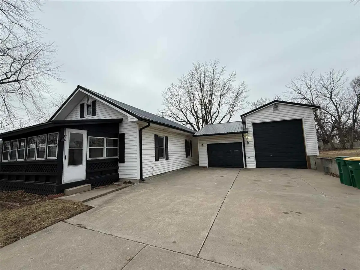 507 E Batty St, What Cheer, IA 50268 - #1