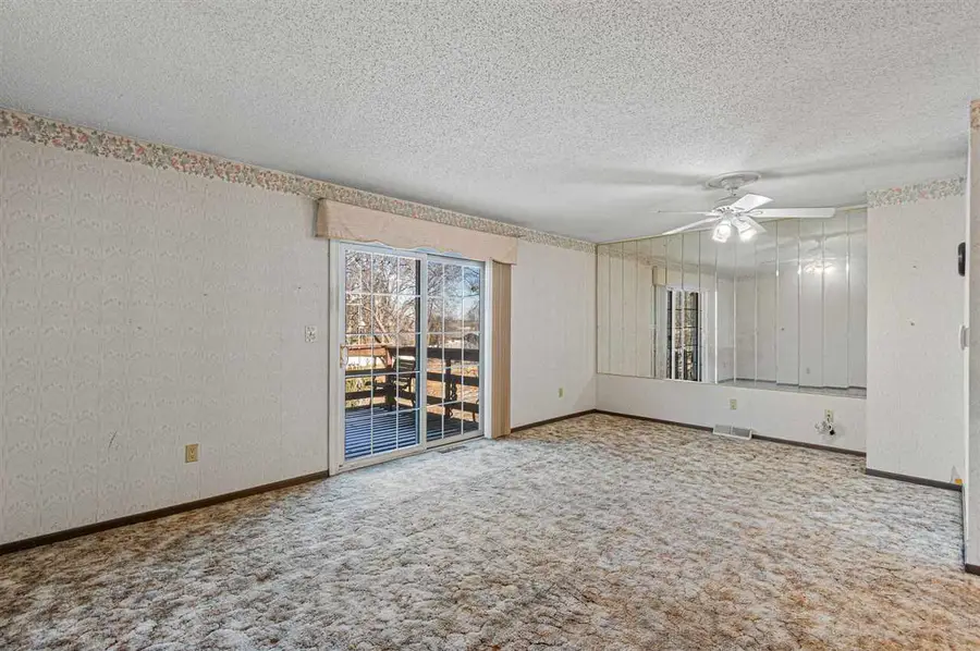 1532 Tracy Ln, Iowa City, IA 52240 - #3