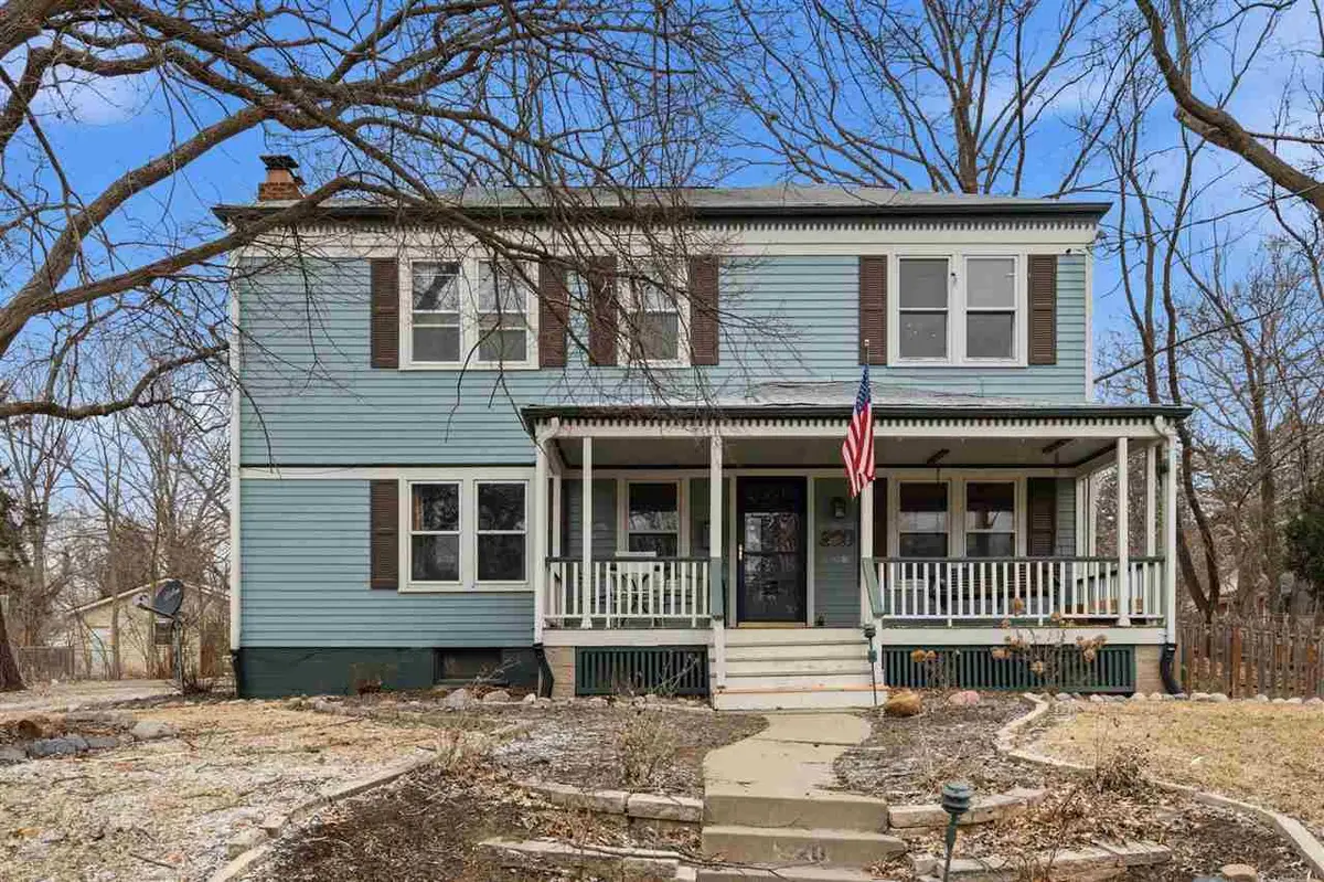 920 Ginter Ave, Iowa City, IA 52240 - #1