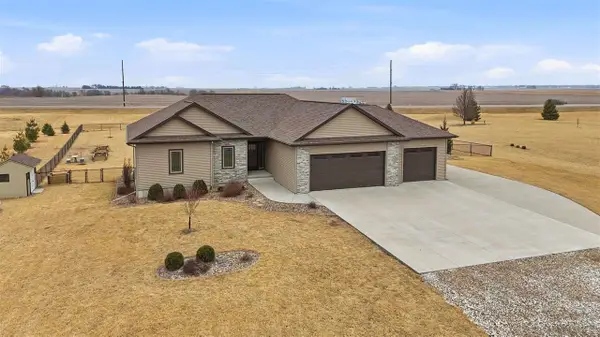 2463 219th Blvd, Washington, IA 52353