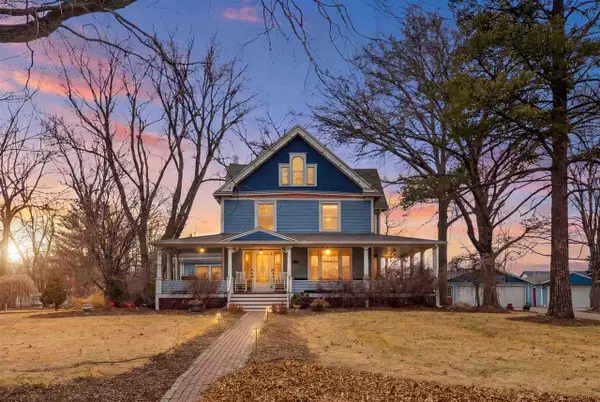 1106 E Van Buren St, Washington, IA 52353