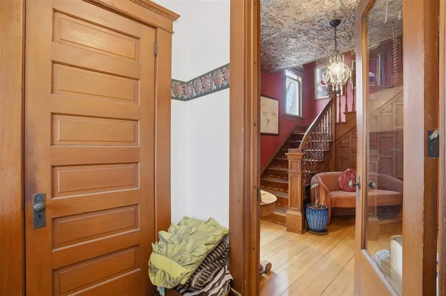 1106 E Van Buren St, Washington, IA 52353 - #3