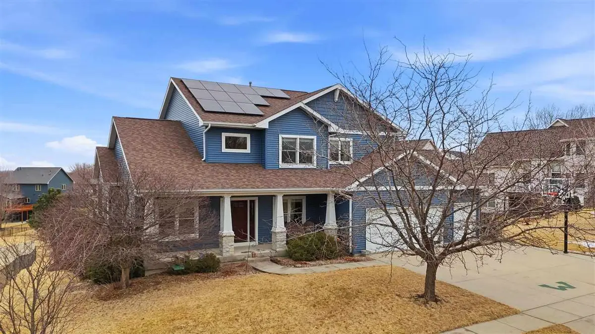 940 Honeysuckle Dr, Iowa City, IA 52246 - #1