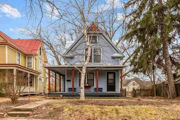 311 Brown St, Iowa City, IA 52245