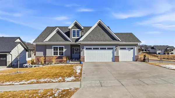 1288 Kona Cir, Coralville, IA 52241