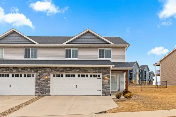 1100 Creekside Dr, Tiffin, IA 52340