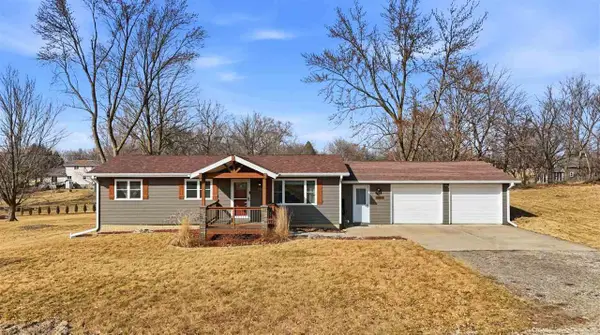 712 W 2nd St, Washington, IA 52353