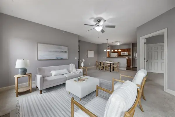 600 Grandview Ct, Iowa City, IA 52246