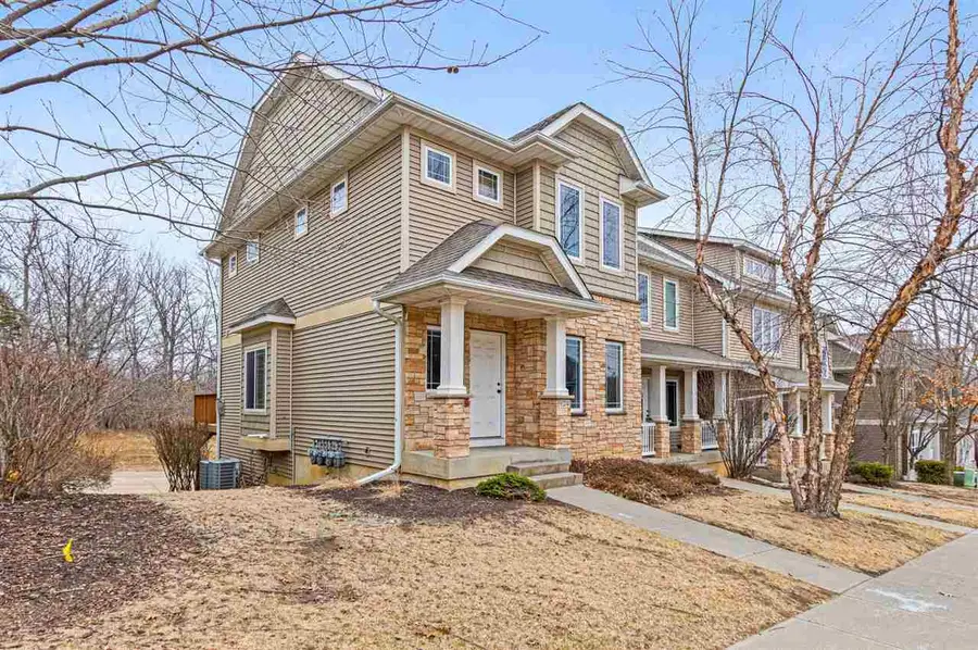 924 Ryan Ct, Iowa City, IA 52246 - #2