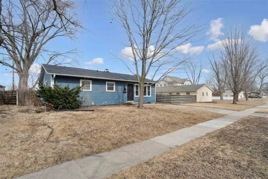 2518 Wayne Ave, Iowa City, IA 52240 - #2