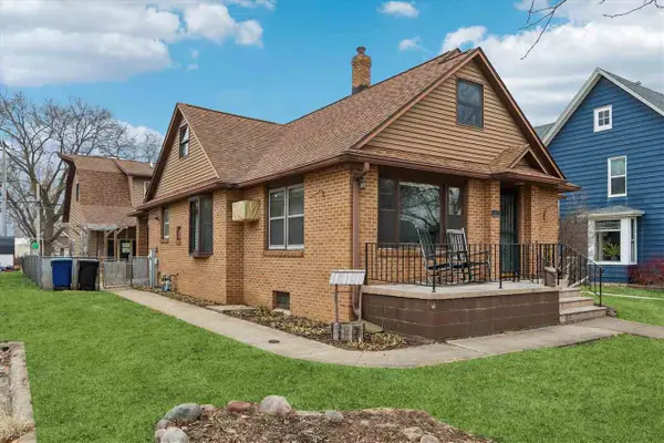 305 Mulberry st, Tipton, IA 52772