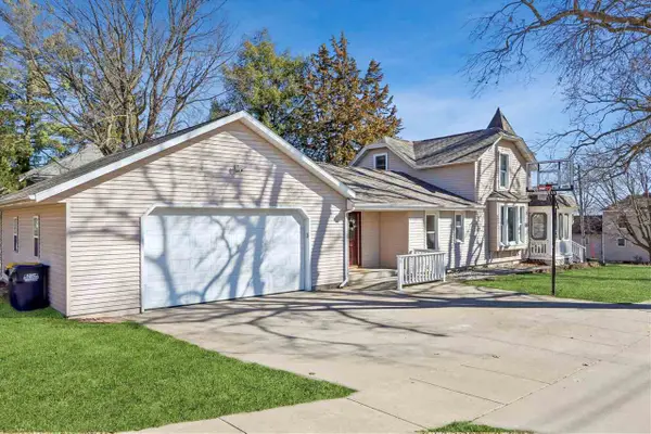 608 Chatham Street, Williamsburg, IA 52361