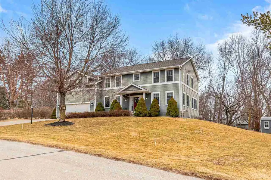 3164 Country Ct, Iowa City, IA 52240 - #3