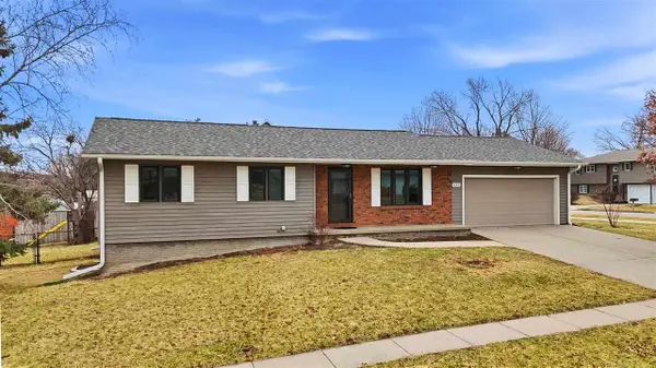 890 Prairie Ridge Rd., North Liberty, IA 52317