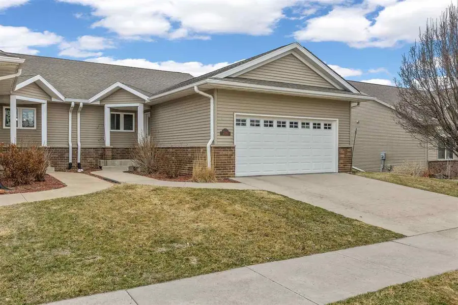 736 Croell Ave, Tiffin, IA 52340 - #2