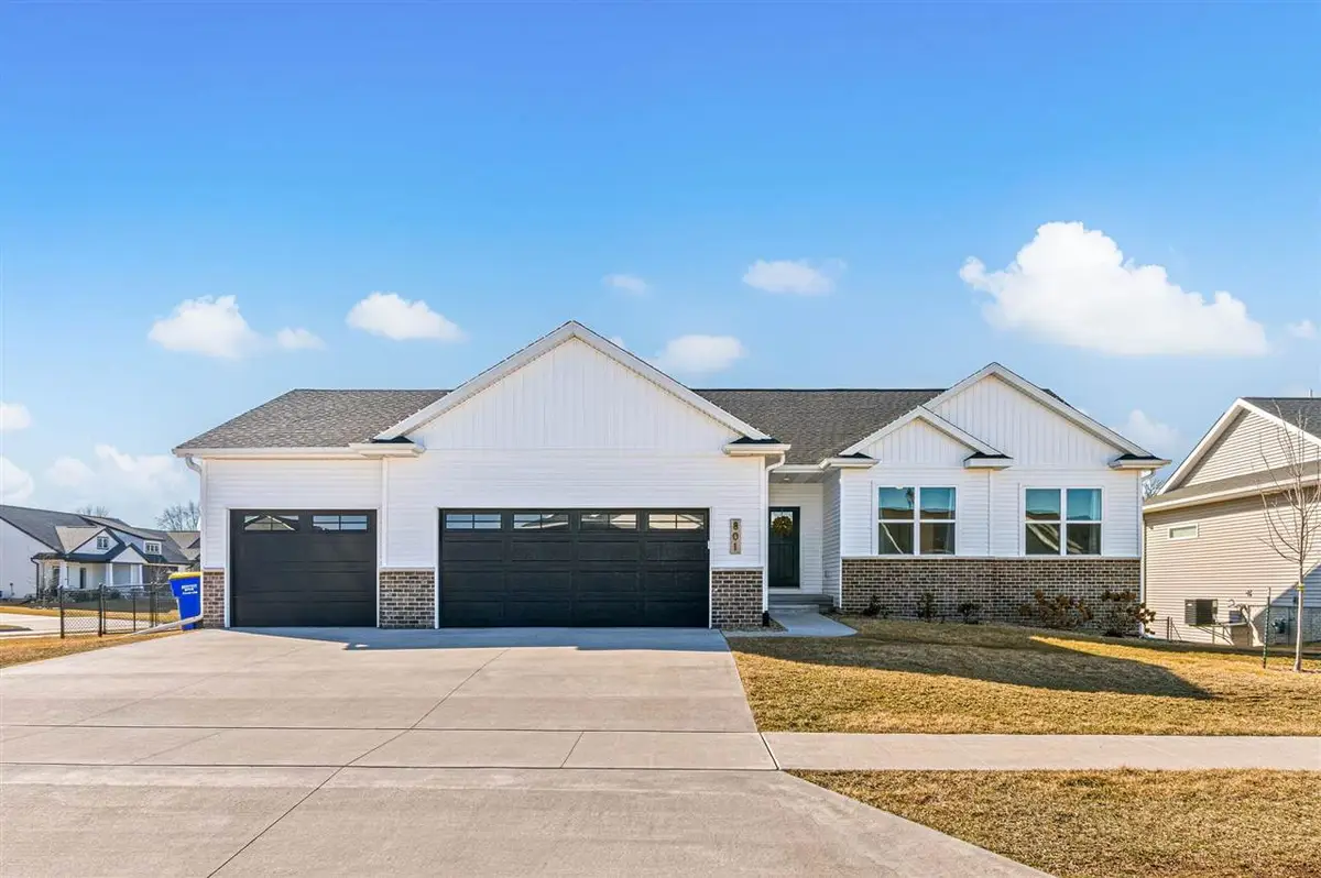 801 Old Mill Ln, Solon, IA 52333 - #1