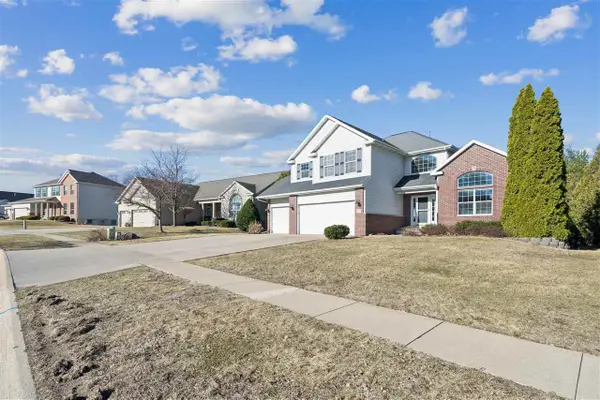 138 Autumn Woods Dr NW, Cedar Rapids, IA 52405